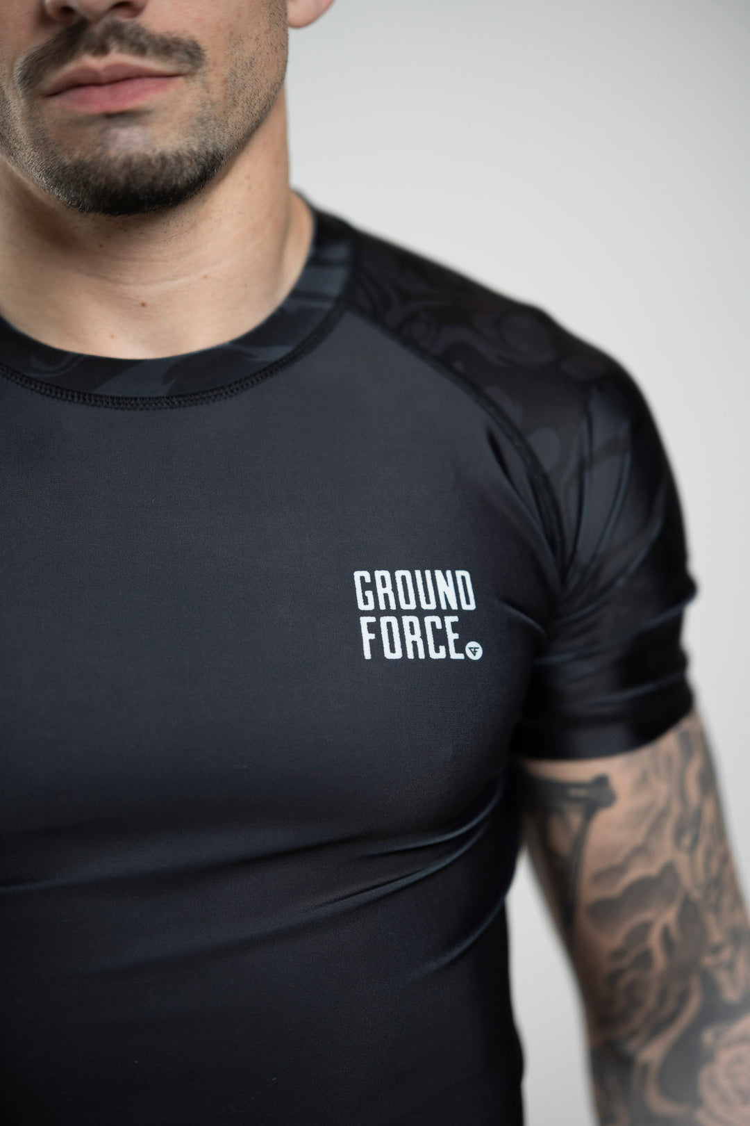Wolf Rashguard Black - Short Sleeve